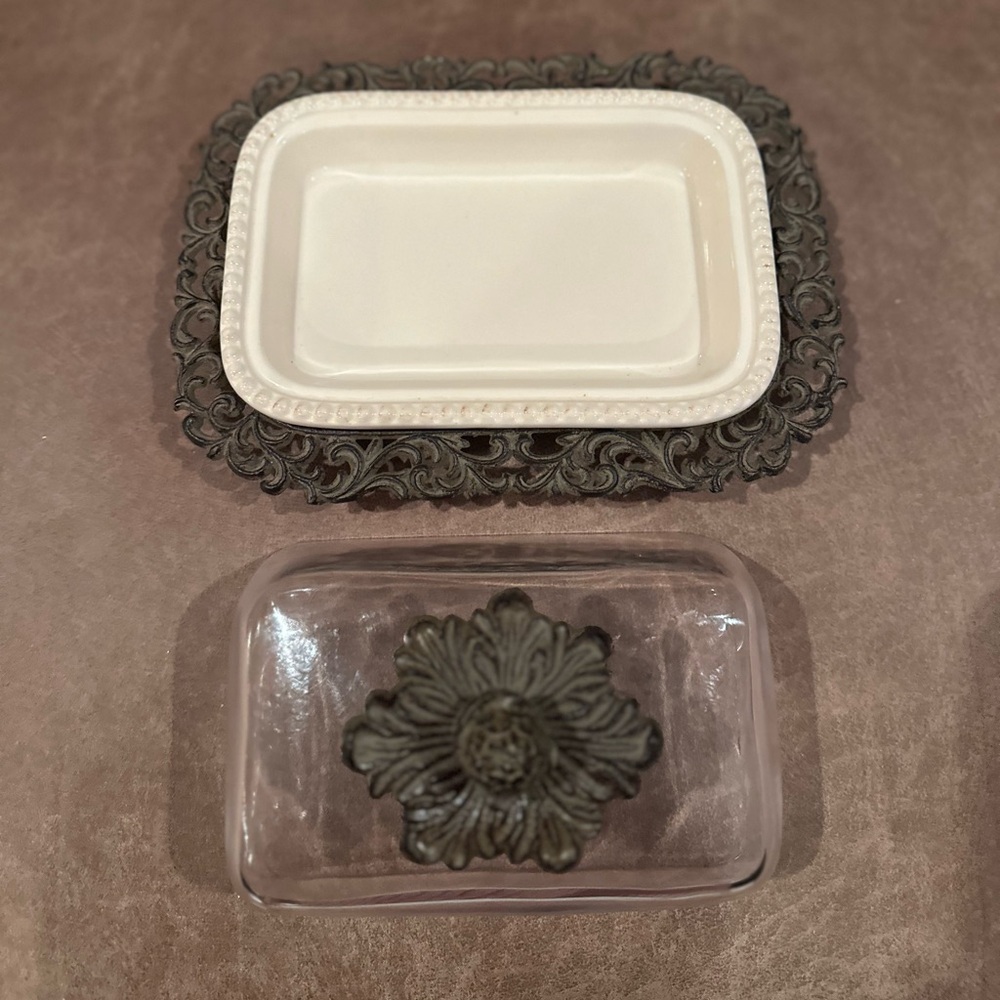 GG Collection Large Acanthus Leaf Butter Dish - Picture 3 of 7